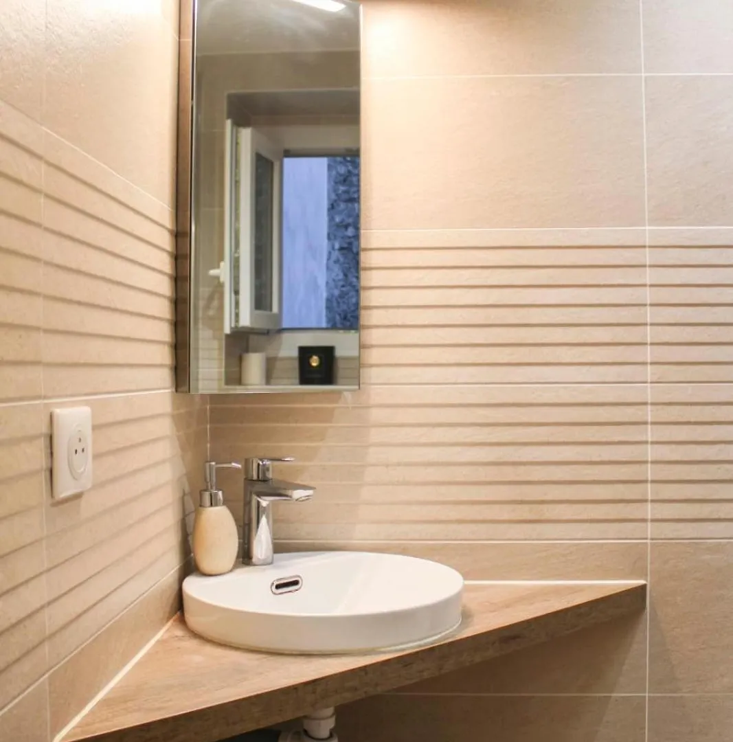 פריז Bright Studio With Balcony Quiet Location 0*,  צרפת